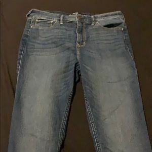 HOLLISTER HIGH RISE JEANS